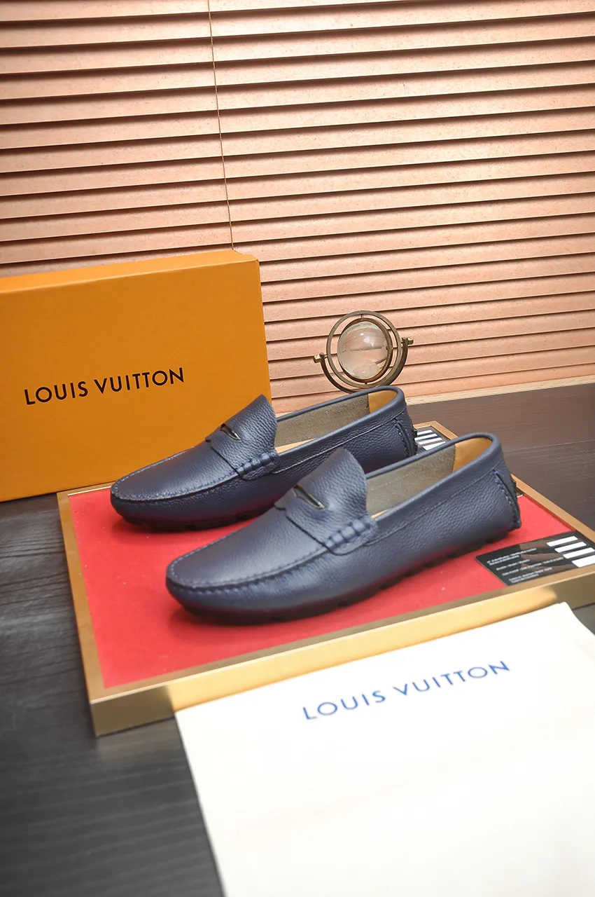 Men's men's shoes 💰420💶 [LV Doudou shoes] (water-dyed cowhide lining) new model is on the market, available on the official website. The new Doudou shoes are processed into single-color materials, and the uppers are made of imported horsehide leather. The body of the shoe is fully hemmed with mark thread, and is lined with imported original cowhide leather. The elegant shoe shape is super suitable for all-matching, and the size is 38-44.